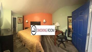 Standard Room, 1 Queen Bed, Smoking | Pillowtop beds, desk, laptop workspace, free WiFi