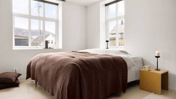 2 bedrooms, WiFi (free), bed sheets