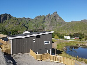 Exterior - Skottinden view, Lofoten (Ballstad)