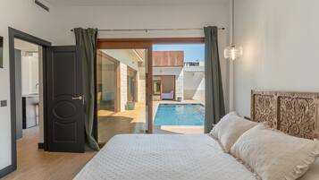 5 bedrooms, iron/ironing board, WiFi, bed sheets