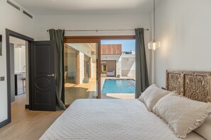 5 bedrooms, iron/ironing board, WiFi, bed sheets