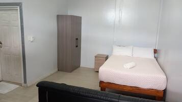 Free WiFi, bed sheets
