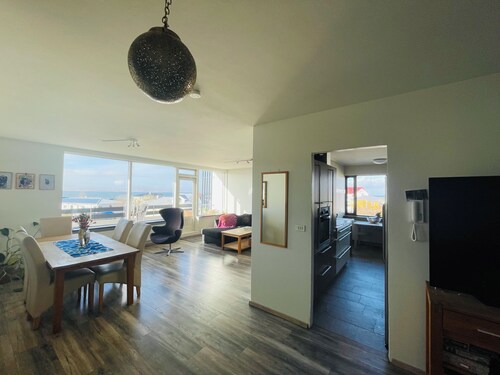 3-bedroom ocean view apartment in charming Seltjarnarnes perfect for relaxing