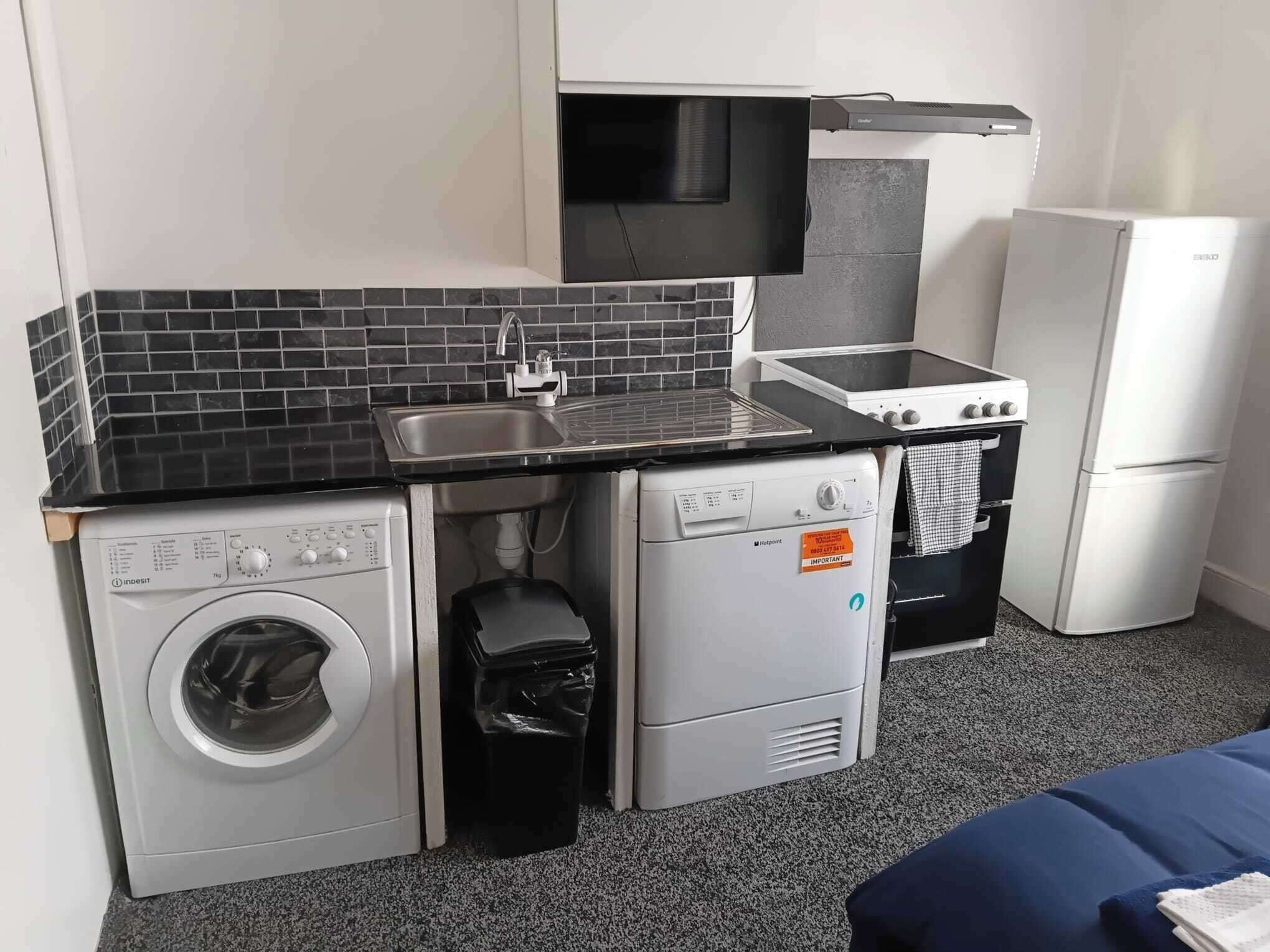 Fridge, microwave, oven, stovetop
