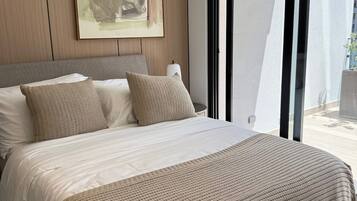 Deluxe Apartment, City View | Laptop workspace, blackout curtains, iron/ironing board, free WiFi