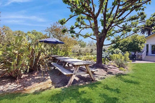 Starlite Atelier: Alexander Valley Winery, Hot Tub