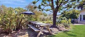 Starlite Atelier: Alexander Valley Winery, Hot Tub