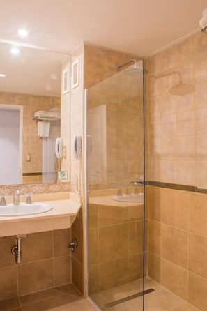 Bathroom - Howard  Johnson (Río Cuarto)