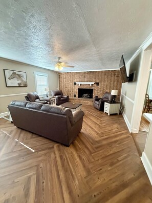 Living area - The Country Farmhouse offers five bedrooms and is located in peaceful location. (Lyons)