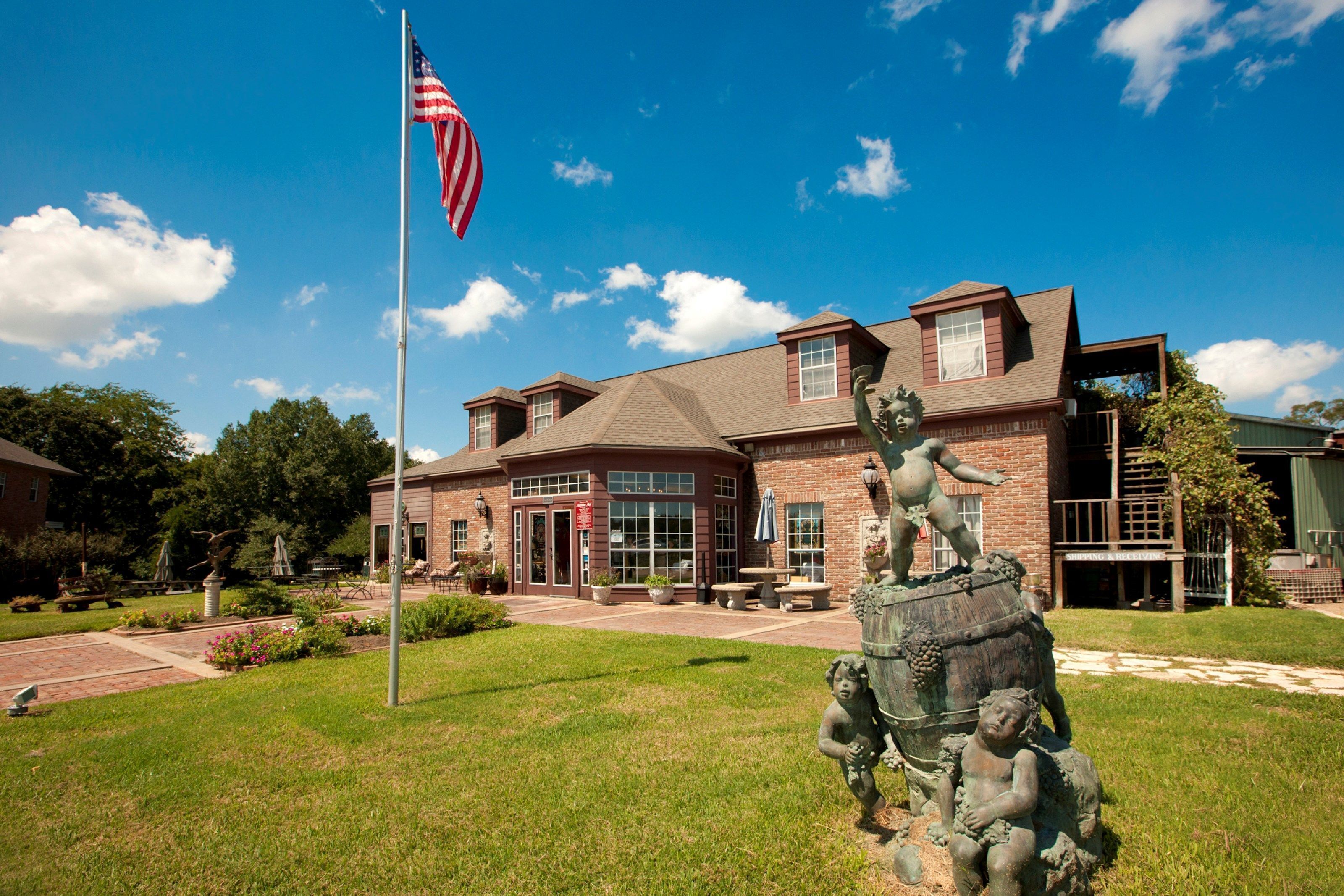 المنشأة من الخارج
