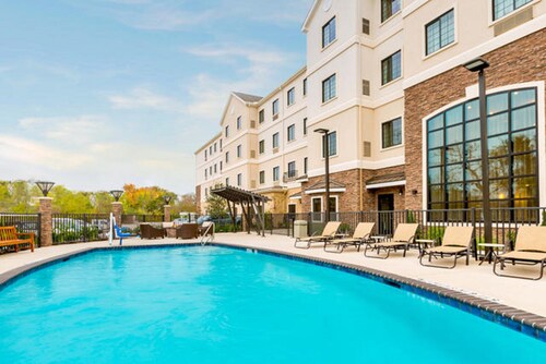 Accessible 2BR Suite w/ Daily Breakfast & Pool