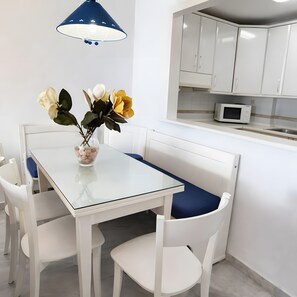 Dining - Holiday Home 'Primera Línea De Playa Rey Terraza' with Sea View, Wi-Fi and Air Conditioning (Fuengirola)