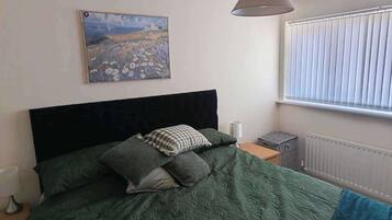 2 chambres, fer et planche à repasser, Wi-Fi gratuit, draps fournis
