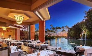 Outdoor dining - High Level Ocean View - 1 Bedroom - Hyatt Ka'anapali Beach - Full Resort Access (Lahaina)