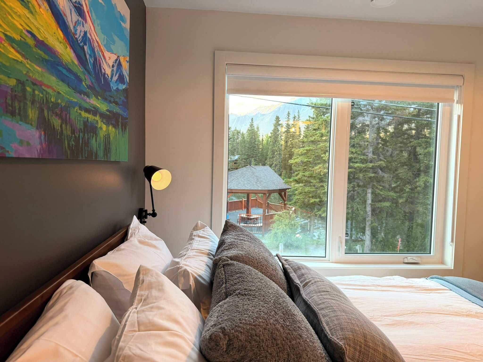 Iron/ironing board, travel cot, WiFi, bed sheets