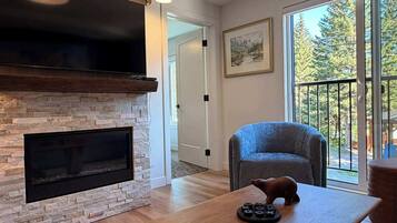 TV, fireplace, offices
