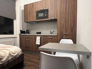 Dining - Cozy Studio in North London (London)