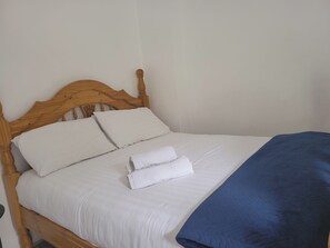 Wifi gratis y ropa de cama 