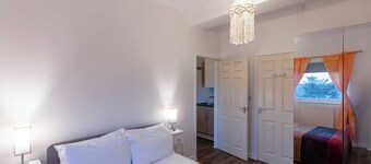 Glastonbury!-countrysideviews-sleeps2