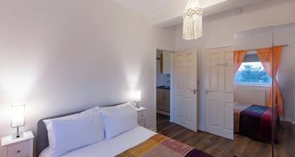 Glastonbury!-countrysideviews-sleeps2