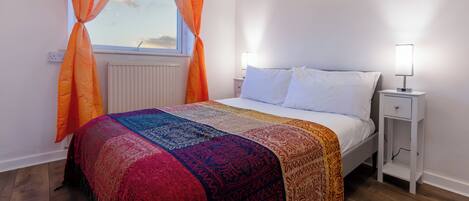 Iron/ironing board, free WiFi, bed sheets