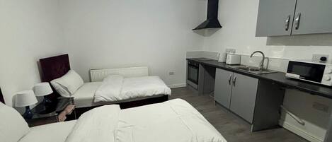 Iron/ironing board, free WiFi, bed sheets