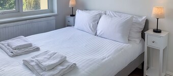 Glastonbury Studio - Tor View - Sleeps 2