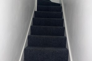 Interior - Studio Sleeps 2 With Air Conditioning (Croydon)