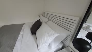 Iron/ironing board, free WiFi, bed sheets