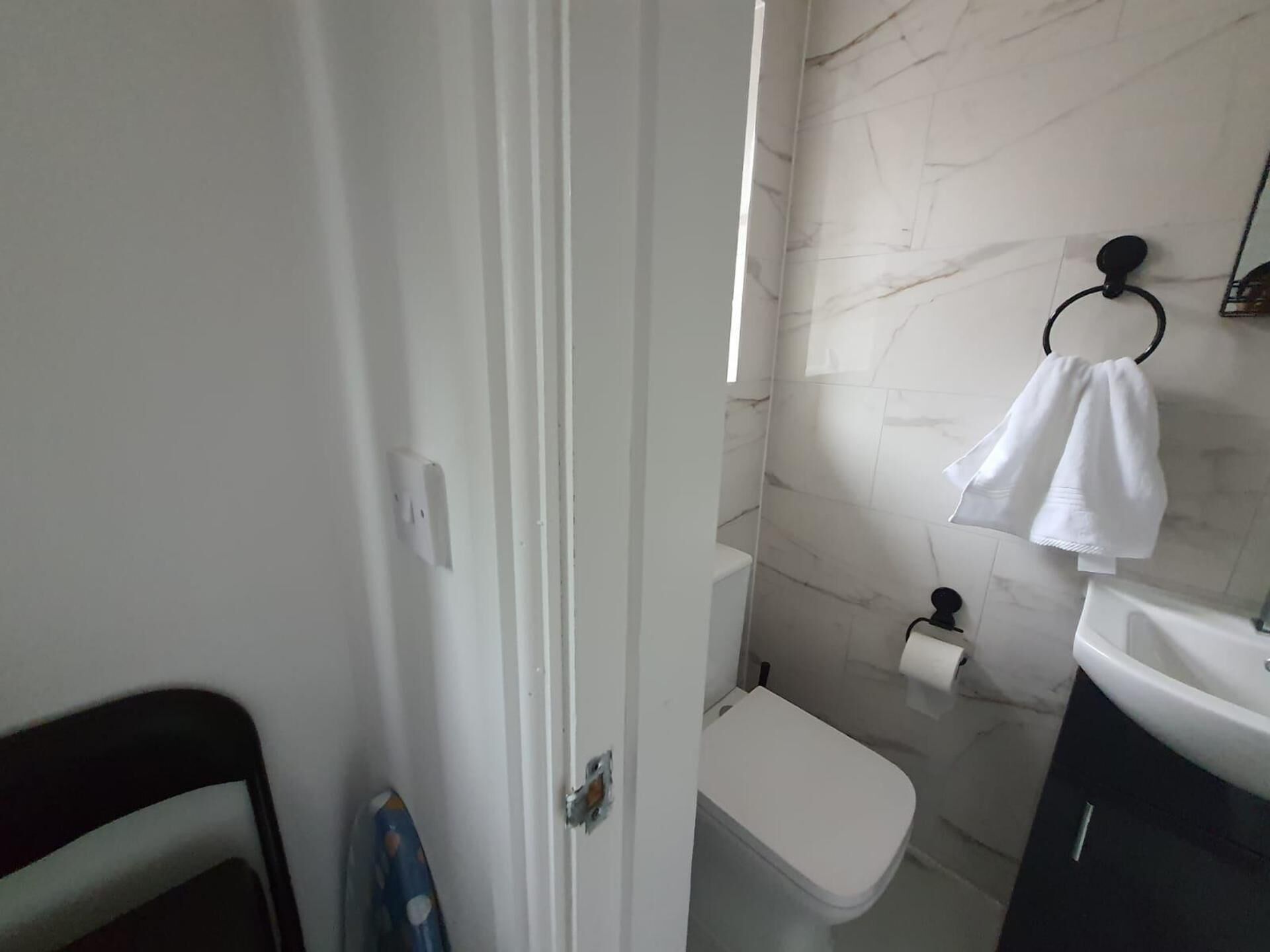Ducha, secador de pelo, toallas