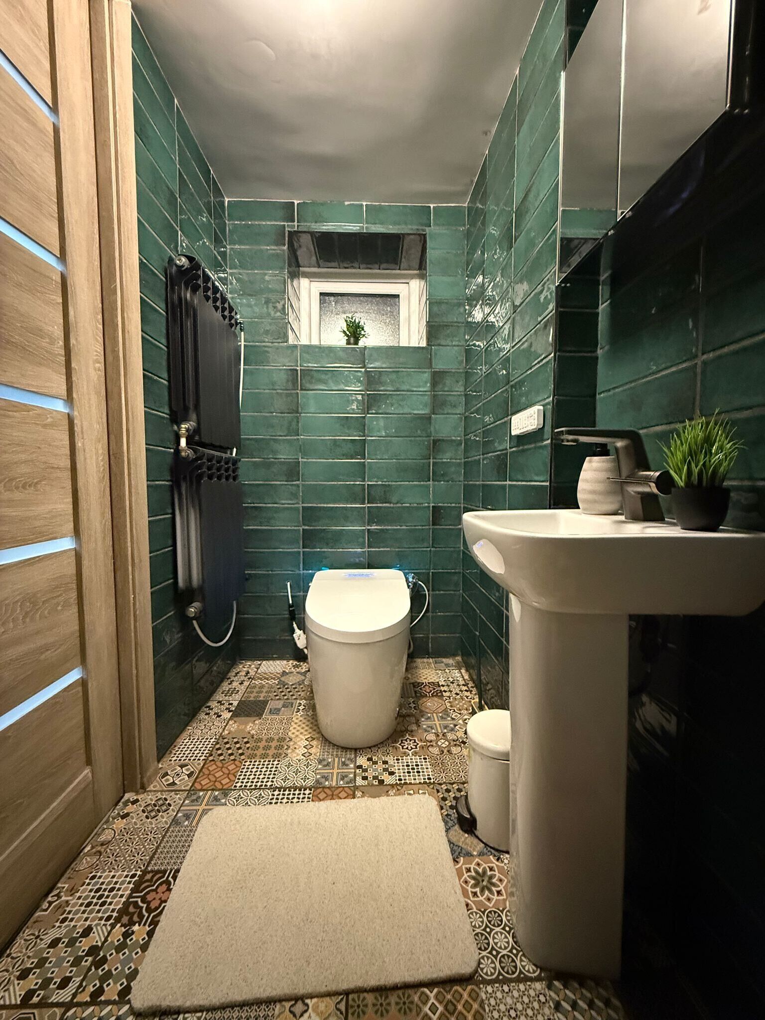 Shower, towels