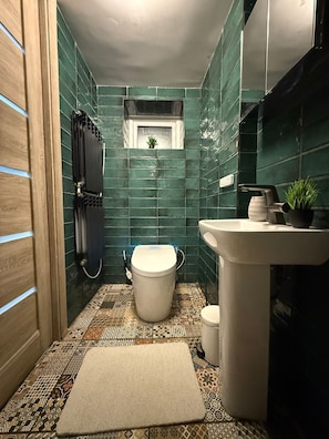 Shower, towels