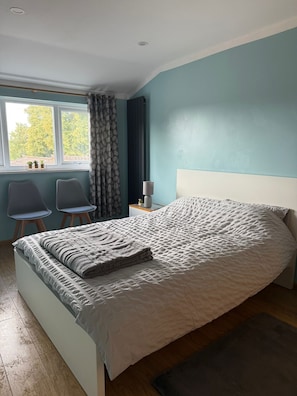 Room - Studio- Sleeps 2- Free Wifi- Luxury Shower (Birmingham)