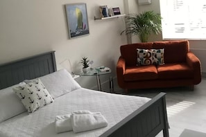 Bügeleisen/Bügelbrett, kostenloses WLAN, Bettwäsche