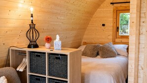 Iron/ironing board, free WiFi, bed sheets - Luxury Studio, Stunning Views - Milltown (Milltown)