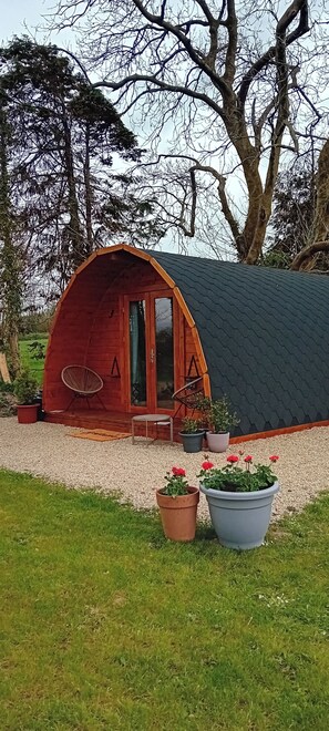 Exterior - Luxury Studio, Stunning Views - Milltown (Milltown)