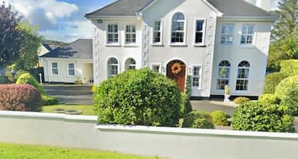 1 Bed Flat - Sleeps 2 - Parking - Garden
