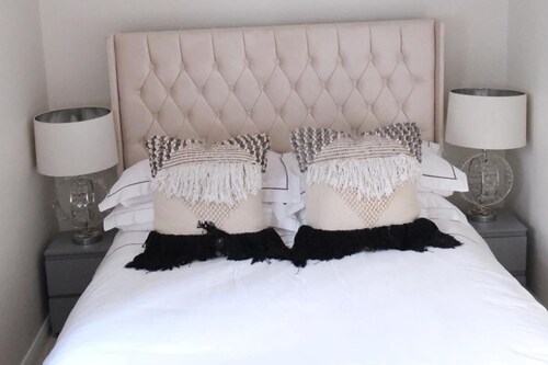 Cosy Studio Getaway - Free Parking & Central Links