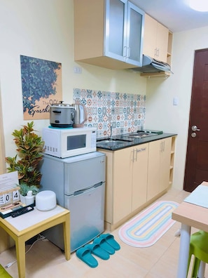 Private kitchen - Studio - Sleeps 5 - Parking - Wifi (Baguio)