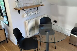 Dining - Hope Valley - Studio - Sleeps 2 - Parking (Hope Valley)