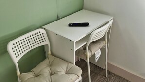 Interior - Studio - Sleeps 2 - Wifi - Free Secure Parking (London)