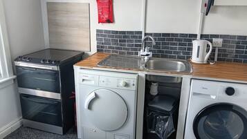 Fridge, oven