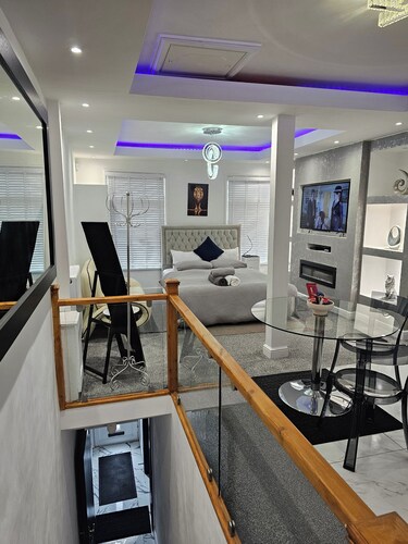 Luxury Flat With Full Air-conditioner in Anfield