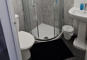 Unclassified image, 3 of 10, button - Cozy Studio in Oldbury With Extra Beds (Oldbury)