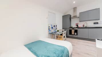 WiFi (free), bed sheets