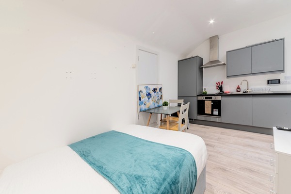 WiFi (free), bed sheets