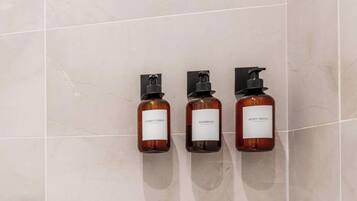 Shower, towels