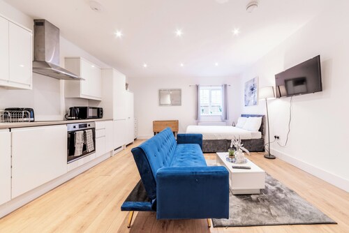 Central Studio - Paid Parking - Sleeps 2 - Wifi