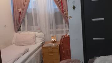 Free WiFi, bed sheets