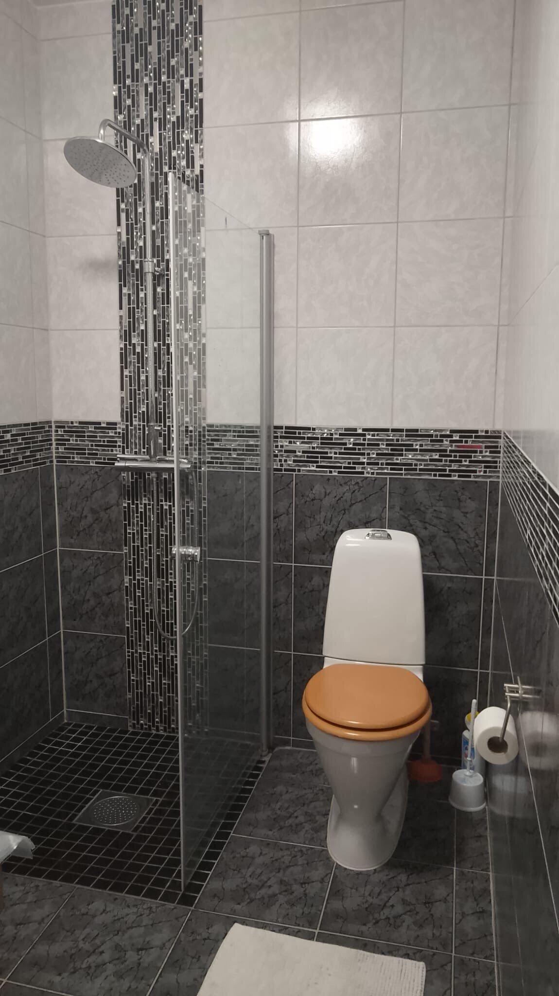 Shower, towels